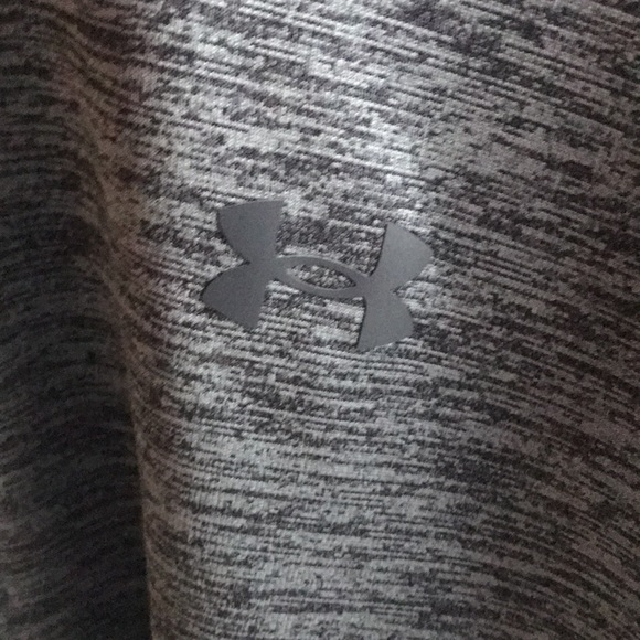 Under Armour mens pullover size 2xl used in great condition - Picture 2 of 4